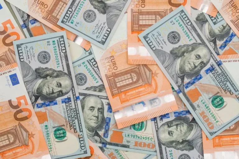 Güncel Kurlar ve Analiz: Dolar 46.10 TL, Euro 53.20 TL Seviyelerinde! İşte 3 Kritik Beklenti